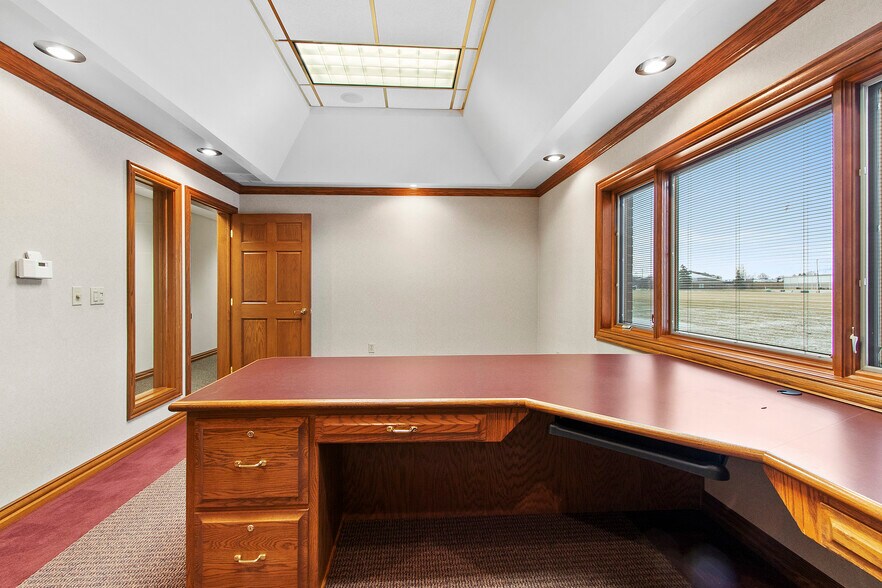 More Photos Of 1201 Enterprise Dr, De Pere Office For Lease