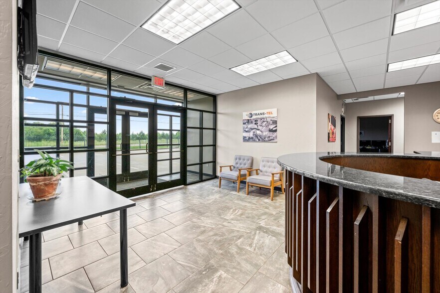 More Photos Of 12400 S Sunnylane Rd, Moore Manufacturing For Lease