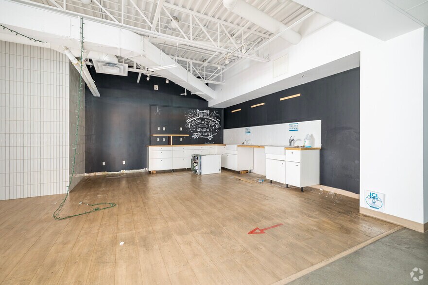 More Photos Of 7240 Rue Waverly, Montréal Loft Creative Space For Lease