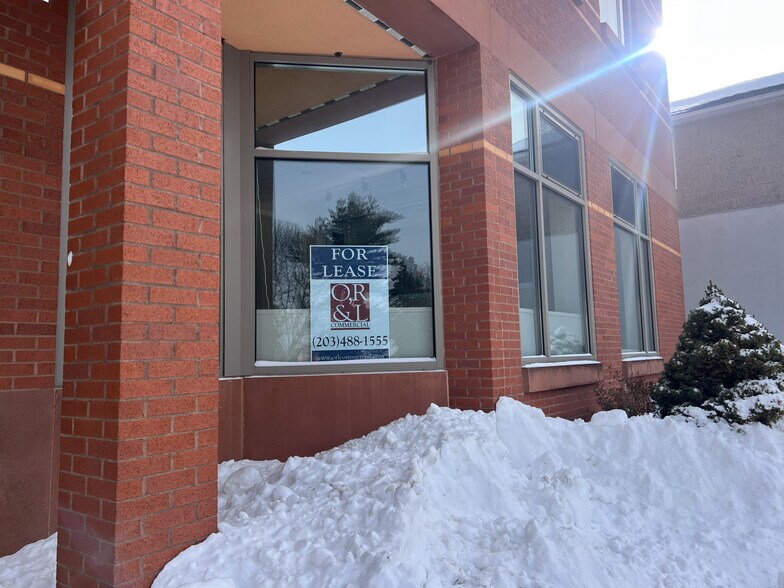 More Photos Of 978-1004 Main St, Branford Apartments For Lease