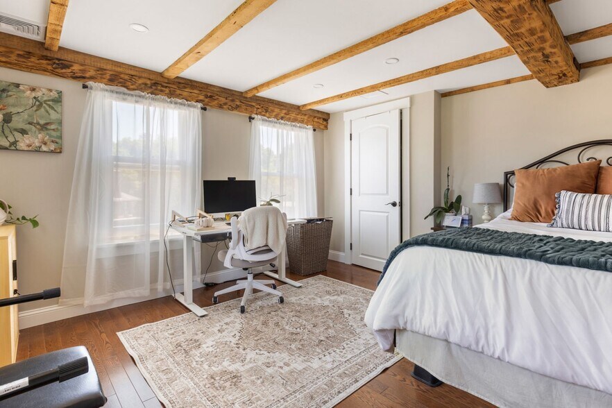 More Photos Of 67 North St, Hingham Apartments For Sale