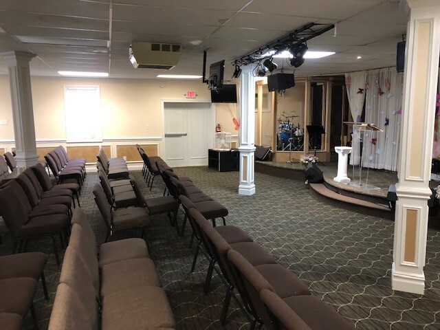 More Photos Of 45 Ferry St, South River Religious Facility For Lease