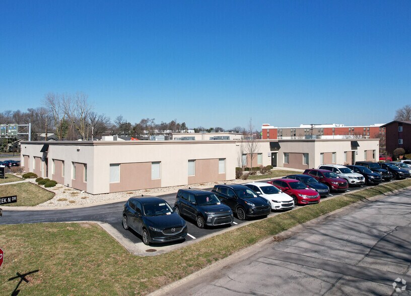 More Photos Of 5251 S East St, Indianapolis Office For Lease