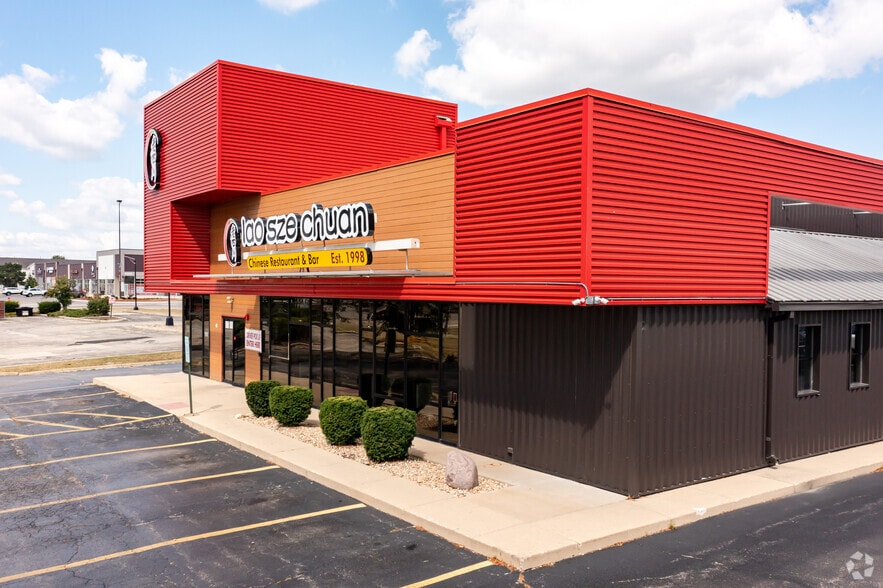 More Photos Of 4302-4442 E New York St, Aurora Unknown For Lease