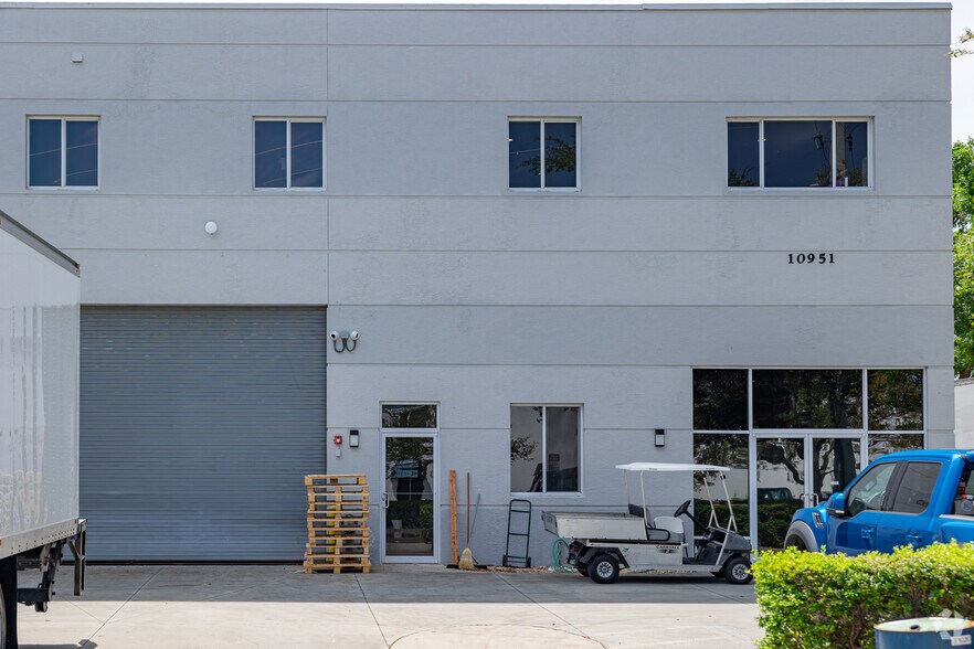 More Photos Of 10951 Harmony Park Dr, Bonita Springs Warehouse For Lease