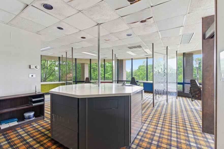 More Photos Of 1213 Belle Haven Rd, Alexandria Medical For Sale