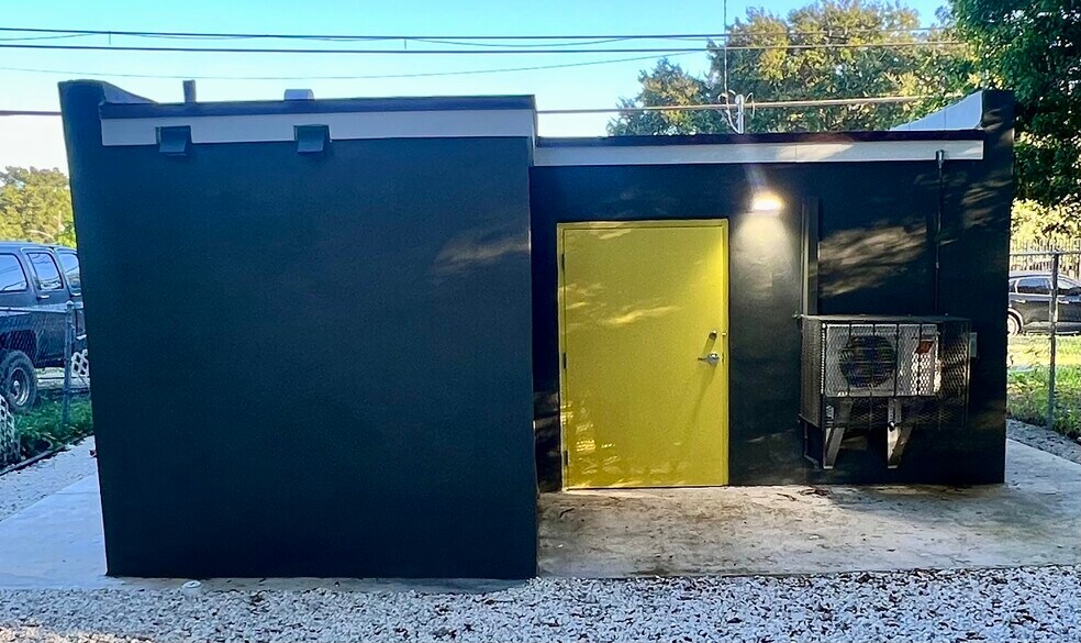 More Photos Of 3070 NW 46th St, Miami Freestanding For Sale