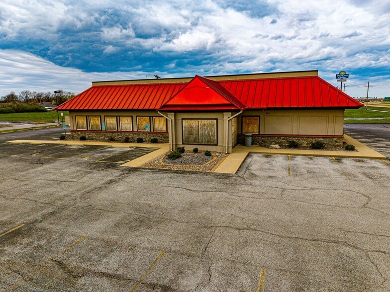 Primary Photo Of 4111 Timberlake Dr, Pontoon Beach Restaurant For Lease