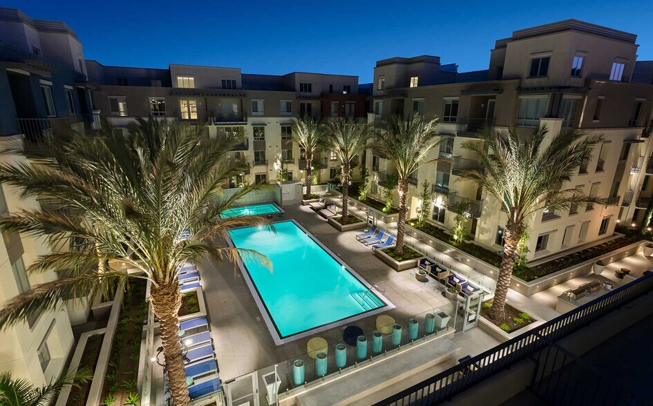 More Photos Of 7400 Center Ave, Huntington Beach Apartments For Lease