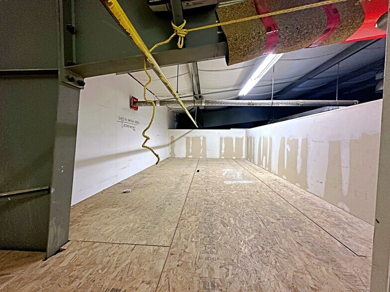 More Photos Of 195 Mackay Cres, Fort McMurray Warehouse For Sale