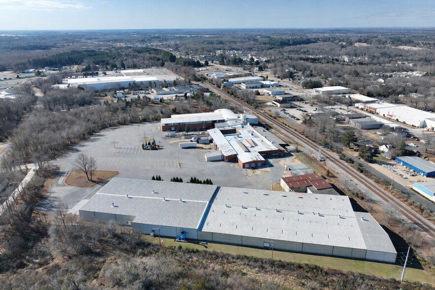 Primary Photo Of 110 Thermoid Way, Salisbury Manufacturing For Sale