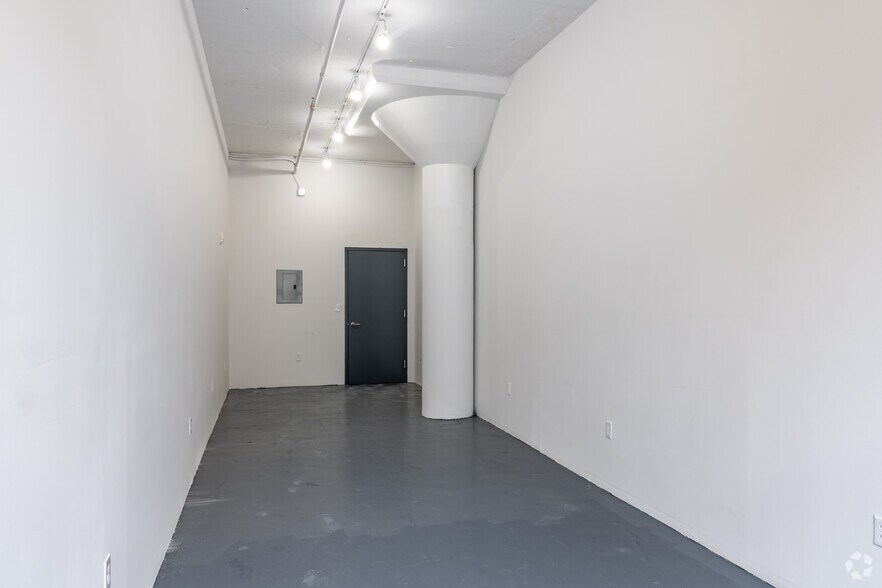 More Photos Of 21-07 41st Ave, Long Island City Industrial For Lease