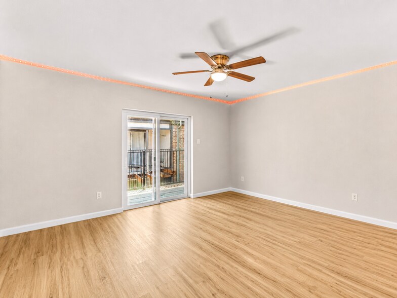 More Photos Of 2833 Community Dr, Dallas Apartments For Sale