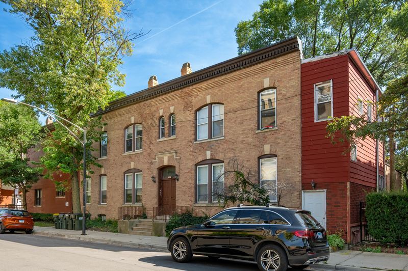 Primary Photo Of 1333 W Flournoy St, Chicago Apartments For Sale