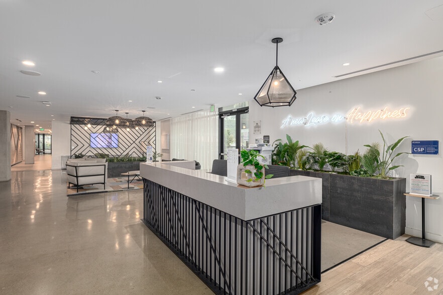 More Photos Of 4520 Alvarado Canyon Rd, San Diego Apartments For Lease