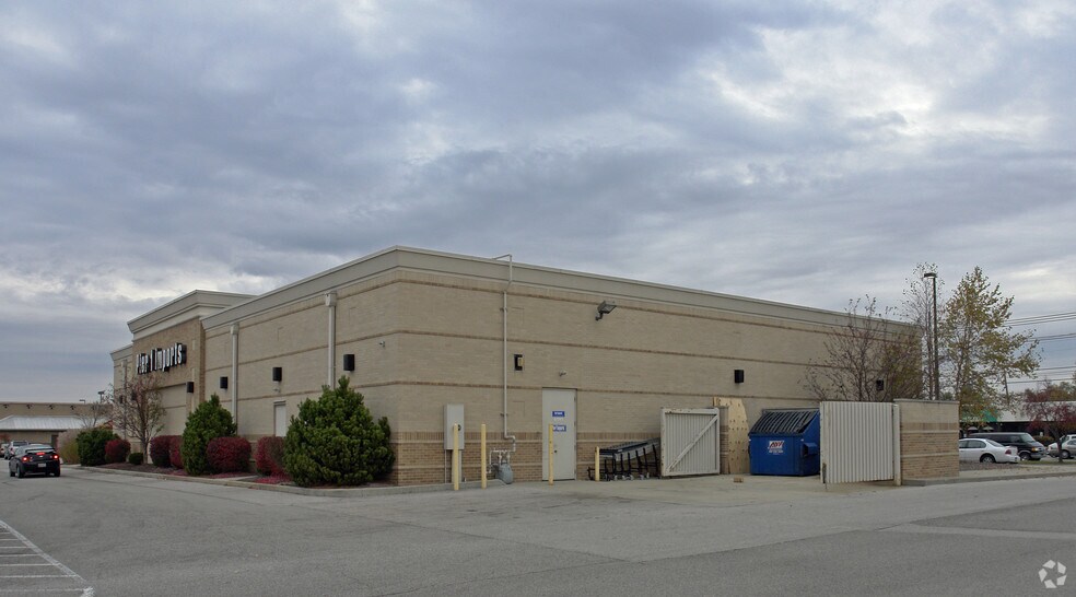 More Photos Of 6101 N Illinois St, Fairview Heights Freestanding For Lease