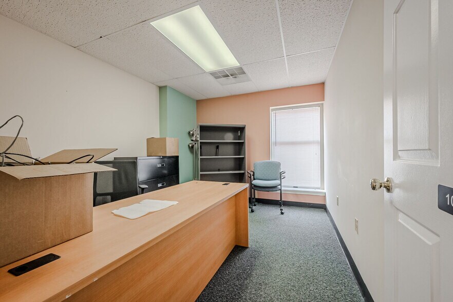 More Photos Of 77 E Main St, Newark Loft Creative Space For Sale