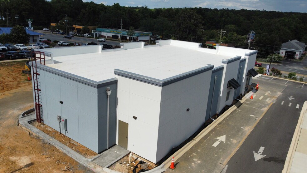 More Photos Of 2320 Capital Cir NE, Tallahassee General Retail For Lease