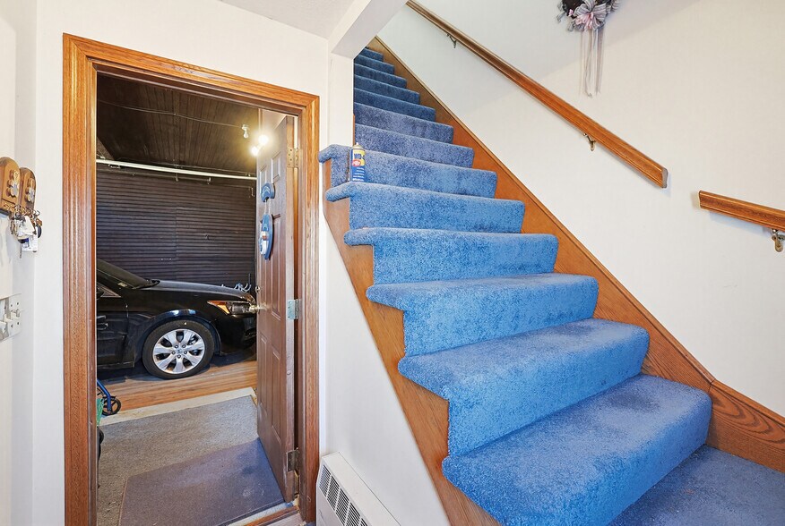 More Photos Of 1501 Lonsdale Ave, Lincoln General Retail For Sale