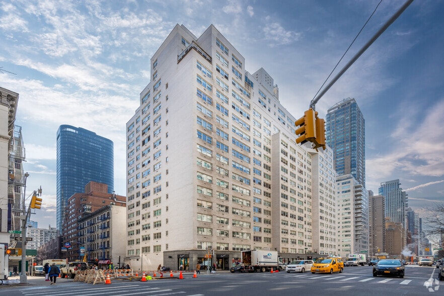 More Photos Of 1140 3rd Ave, New York Apartments For Lease