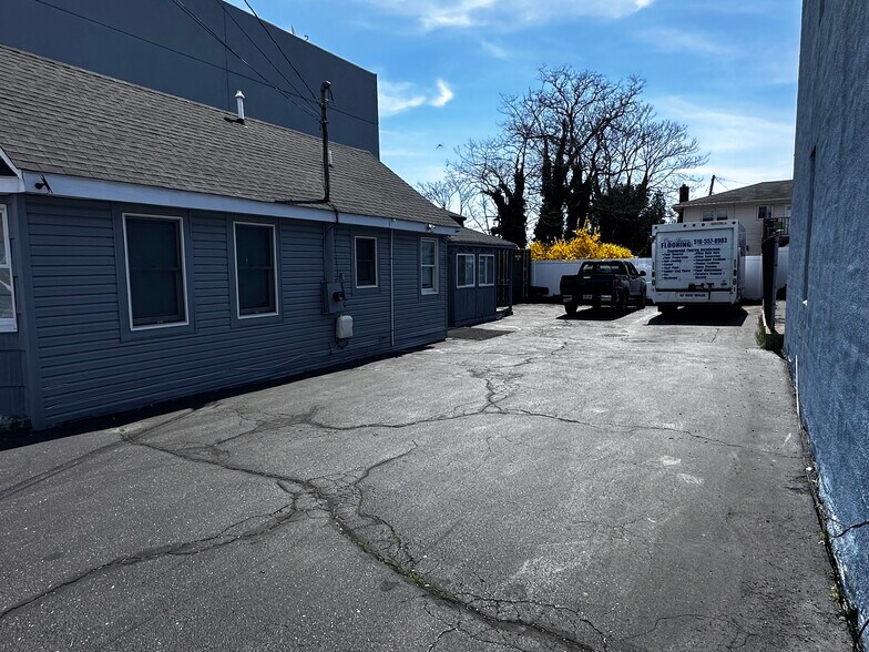 More Photos Of 5514 Merrick Rd, Massapequa Office For Sale