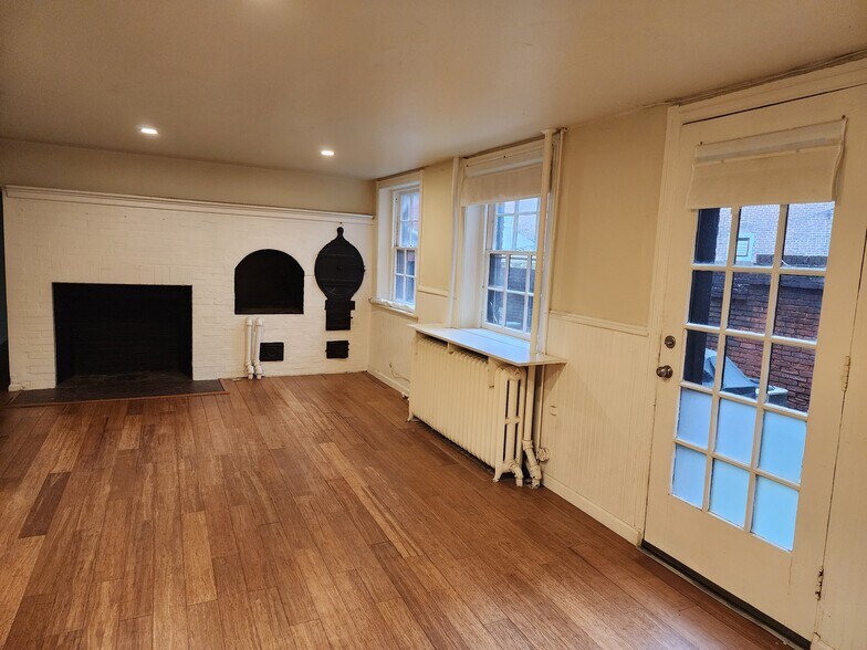 More Photos Of 18 W Franklin St, Baltimore Office Residential For Sale