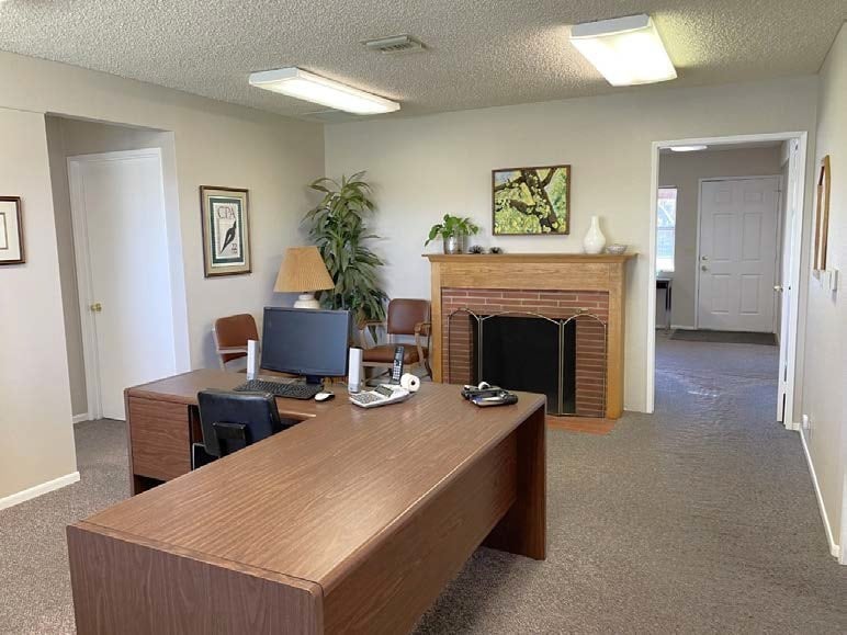 More Photos Of 930 W Newgrove St, Lancaster Office For Lease