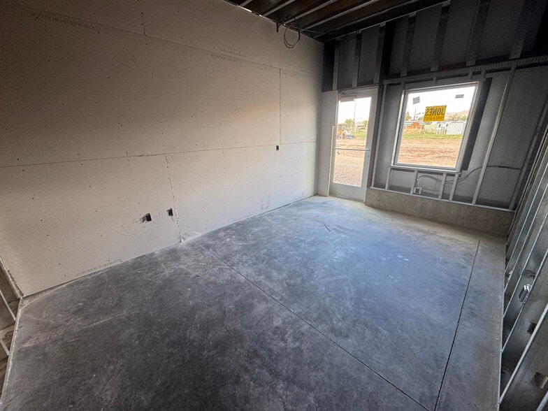 More Photos Of 87 American Way, Payson Industrial For Lease