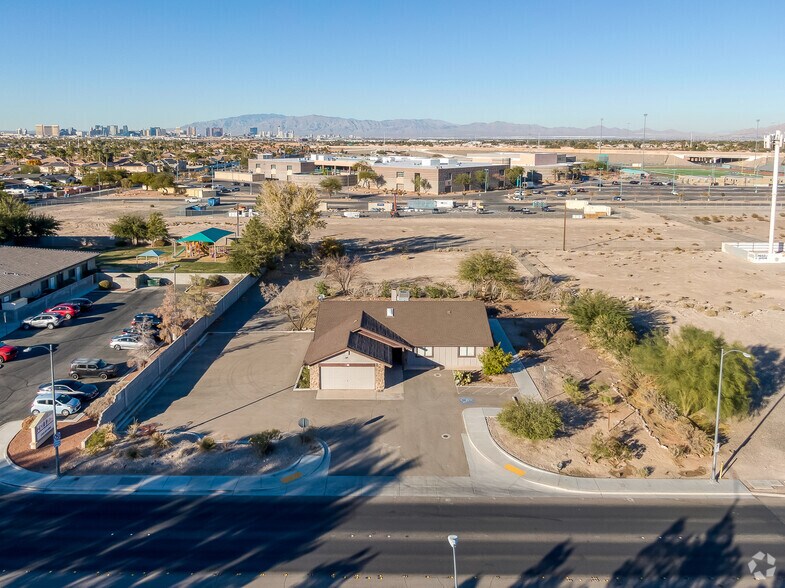 More Photos Of 1620 E Serene Ave, Las Vegas Freestanding For Lease