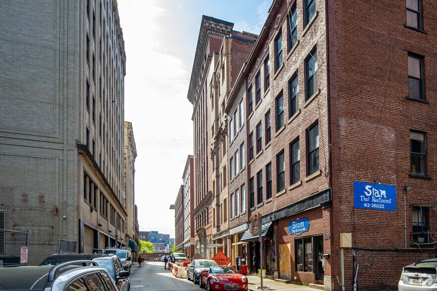 More Photos Of 432-440 1st Ave, Pittsburgh Apartments For Lease