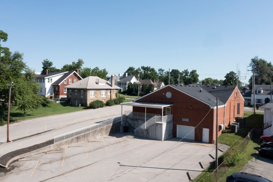 More Photos Of 308 W Lexington Ave, Winchester Office For Sale