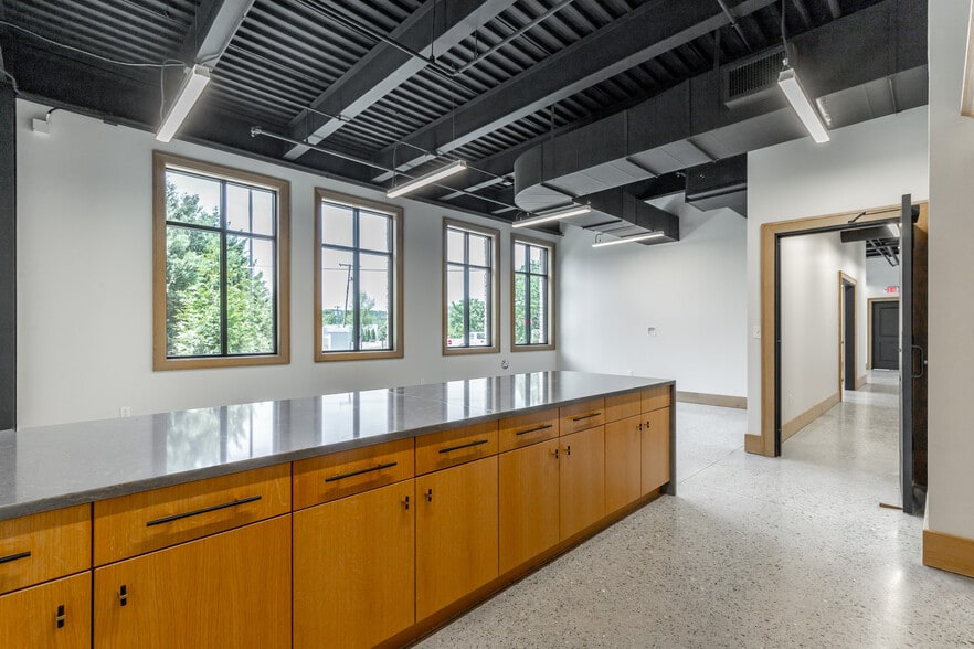 More Photos Of 5402 Ooltewah Ringgold Rd, College Dale Flex For Lease