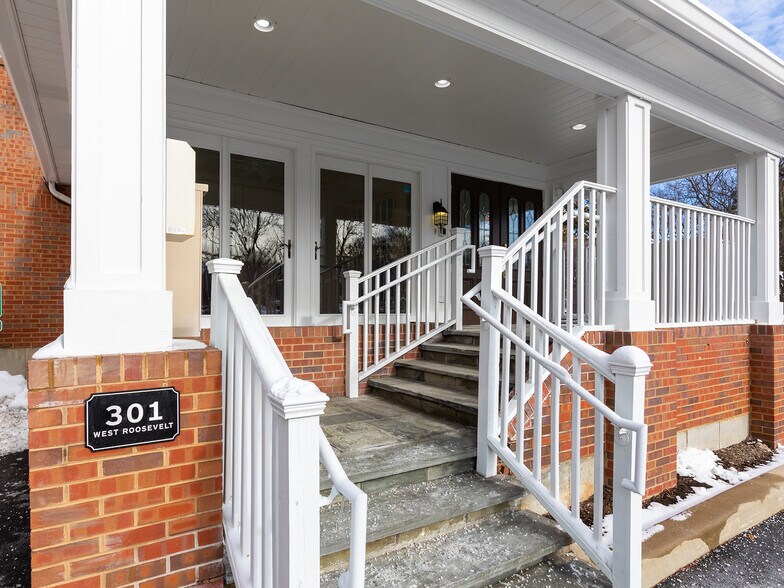 More Photos Of 301 W Roosevelt Rd, Wheaton Office For Lease