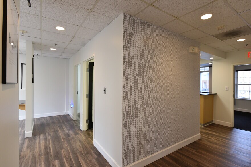 More Photos Of 13895 Hedgewood Dr, Woodbridge Medical For Sale