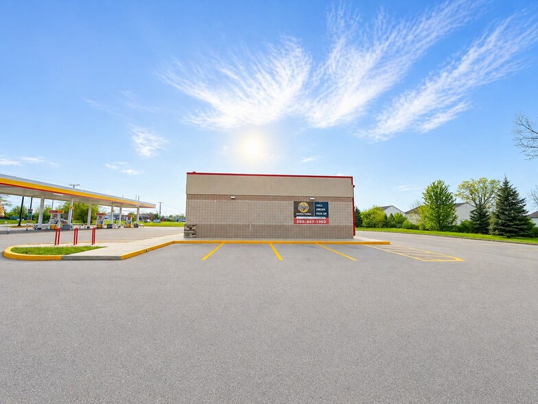 More Photos Of 720 E Tillman Rd, Fort Wayne Freestanding For Lease
