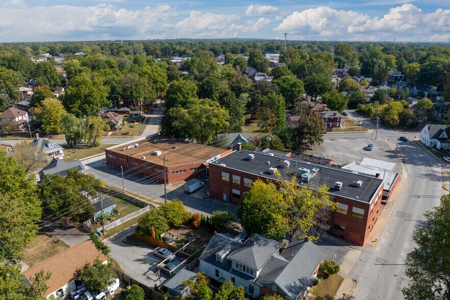 More Photos Of 707 E B St, Belleville Warehouse For Sale