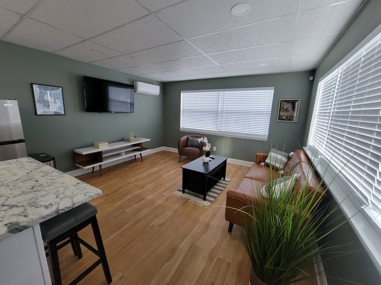 More Photos Of 4100 Central Ave, Saint Petersburg Office For Sale