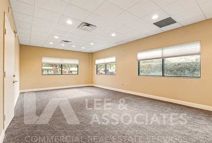 More Photos Of 88 E Broad St, Winter Garden Flex For Sale