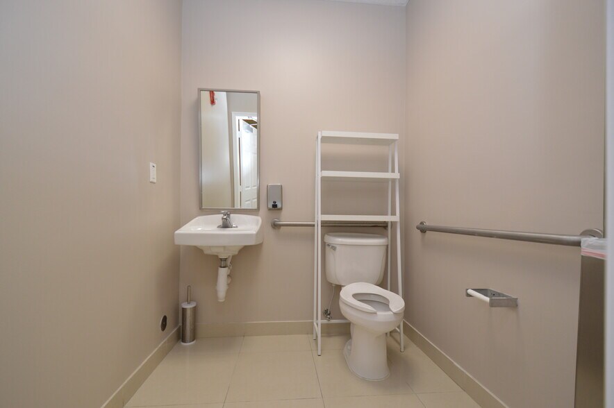 More Photos Of 7551 Wiles Rd, Coral Springs Office For Lease