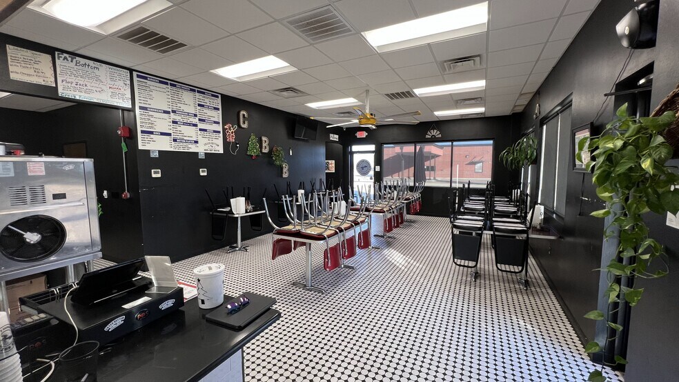 More Photos Of 1107 NW 32nd St, Newcastle Restaurant For Sale