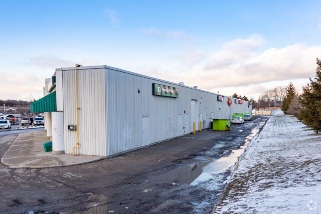 More Photos Of 875 Highland Rd W, Kitchener Storefront For Lease