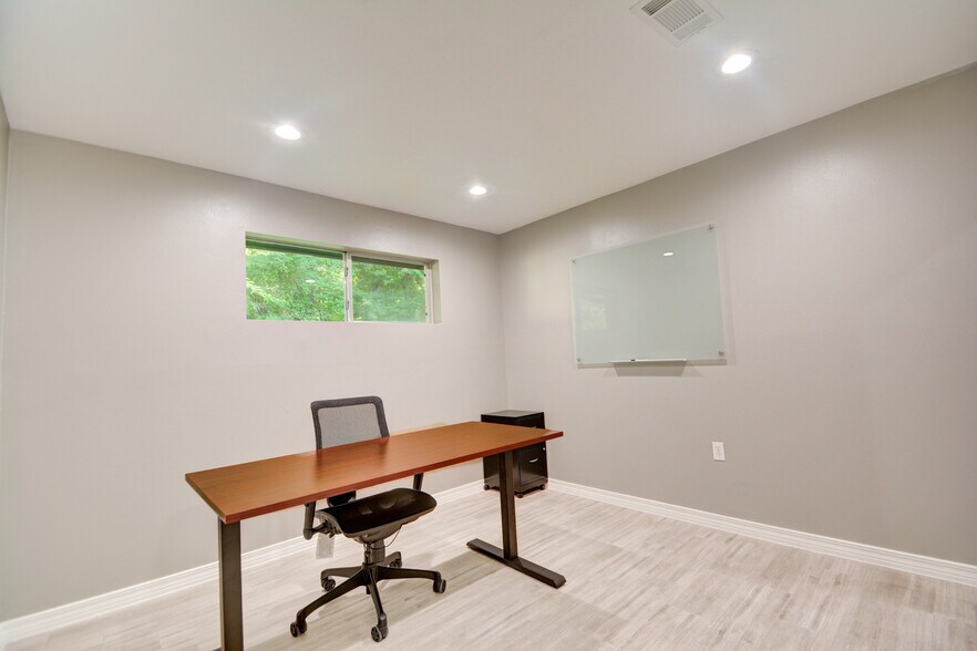 More Photos Of 26615 Oak Ridge Dr, The Woodlands Office For Lease