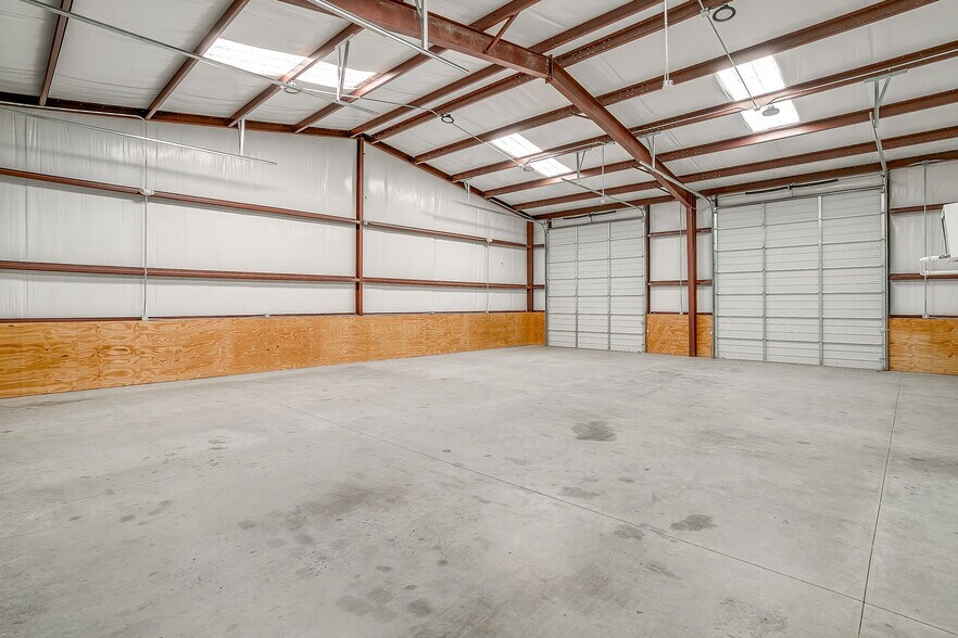 More Photos Of 1150 Blue Mound Rd W, Haslet Warehouse For Lease