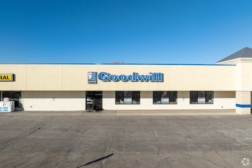 More Photos Of 1200-1230 Woodlawn Rd, Lincoln General Retail For Sale
