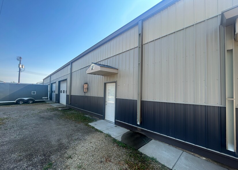 More Photos Of 701 1st St, Farmington Warehouse For Lease