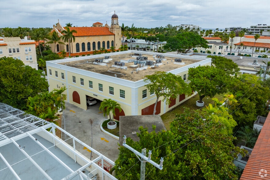 More Photos Of 220 Sunrise Ave, Palm Beach Office For Lease