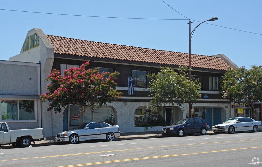 More Photos Of 441 S Victory Blvd, Burbank Loft Creative Space For Lease