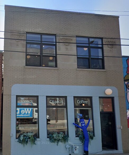 Primary Photo Of 1727 W Grand Ave, Chicago Showroom For Lease