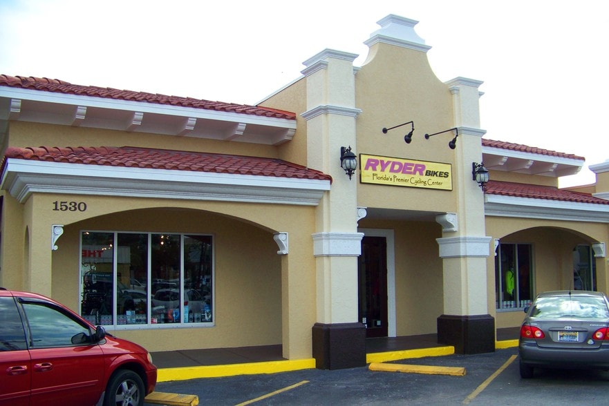 Primary Photo Of 1530 Dolphin St, Sarasota Storefront For Lease