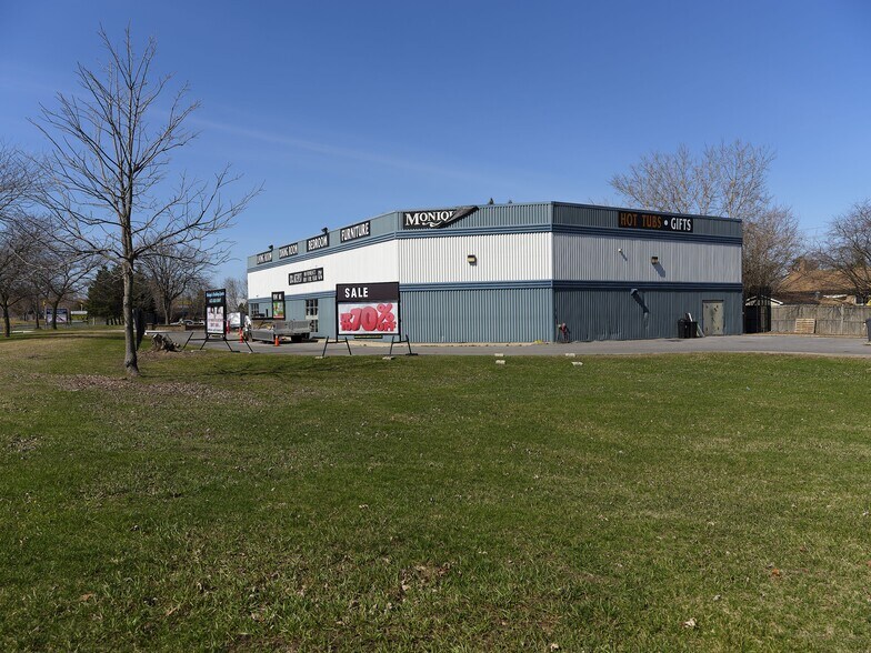 More Photos Of 405 Ninth St W, Cornwall Freestanding For Lease